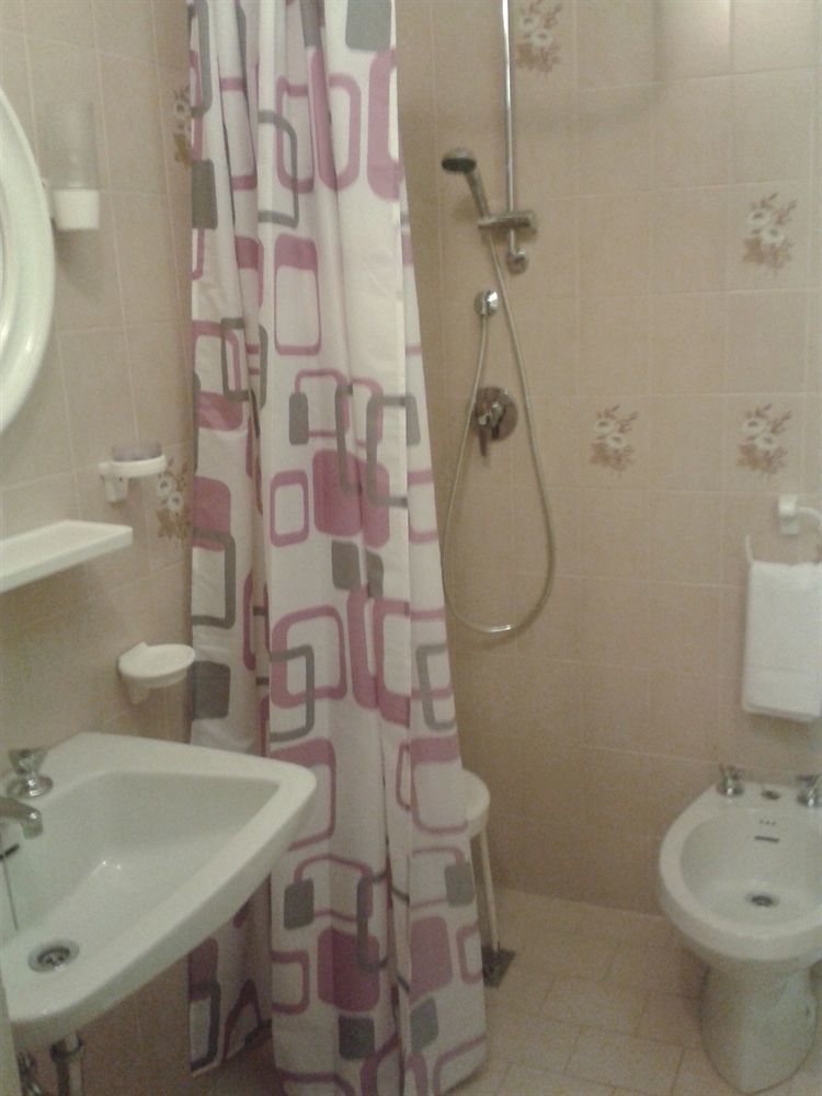 Hotel Rosalpina 2*